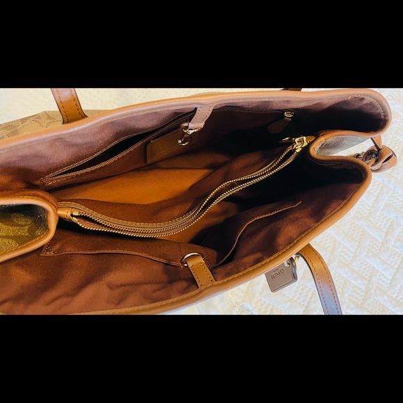 Coach Purse - Picture 9 of 10